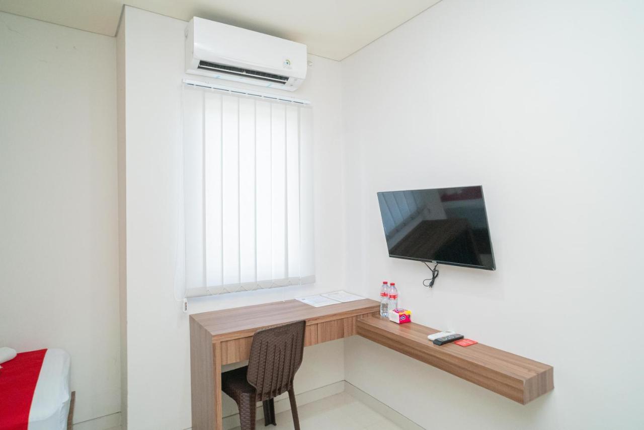 Reddoorz Plus @ Jalan Pemuda Timur ボジョネゴロ エクステリア 写真