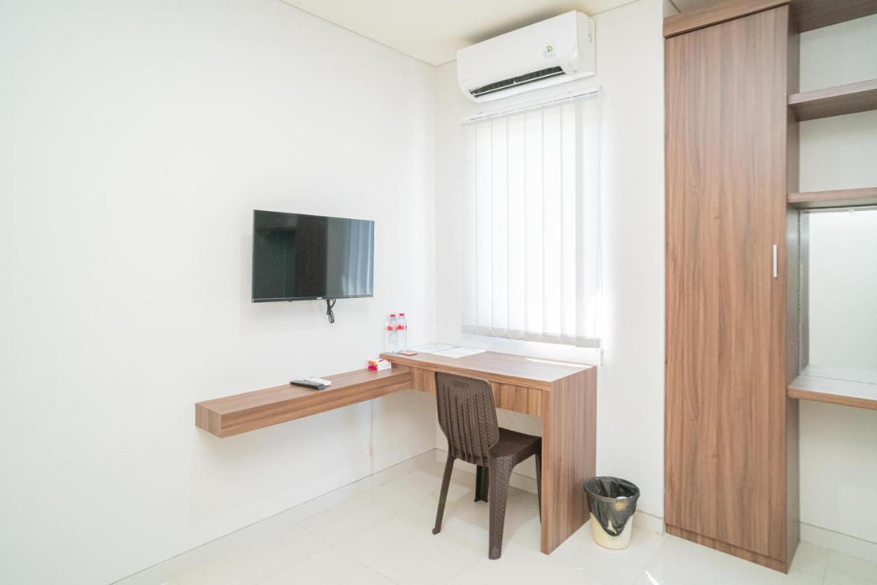 Reddoorz Plus @ Jalan Pemuda Timur ボジョネゴロ エクステリア 写真